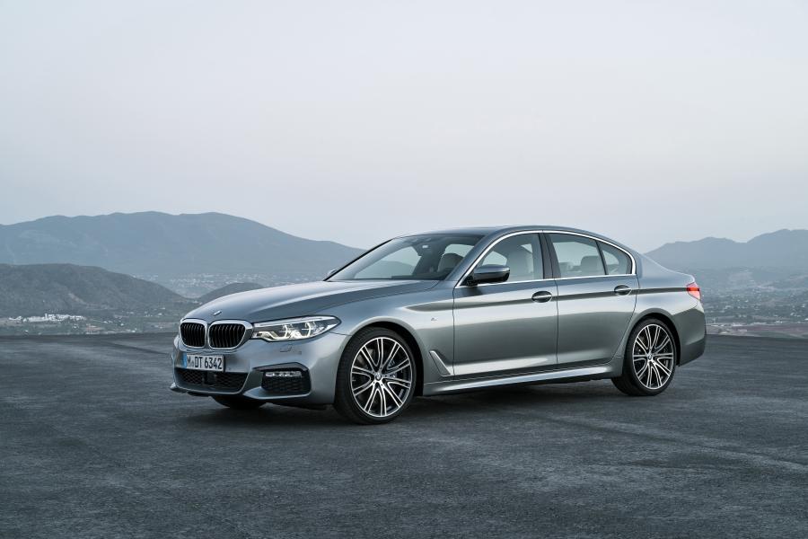  BMW 540i Sedan M Sport 2017 года  (WW) (фото 31 из 98)